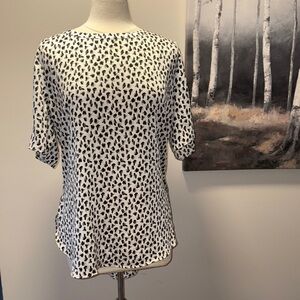 Banana Republic Black and White Blouse with Short Sleeves
